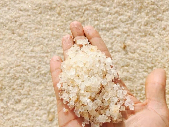 Sel gemme de Siwa : l'allié ancestral des pharaons. Découvrez le champion naturel de la sécurité hivernale.
