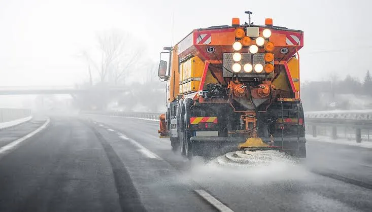 Saumure de déneigement : avantages, utilisation et efficacité