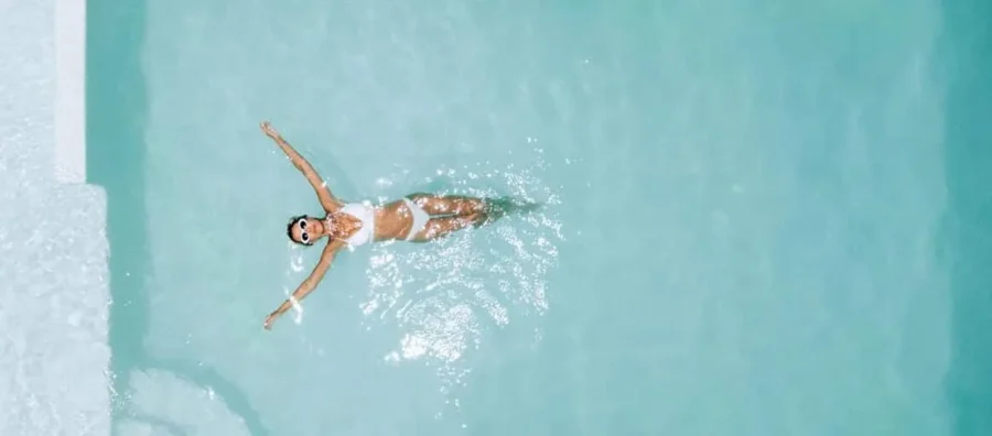Swimming pool salt as an alternative to chlorine