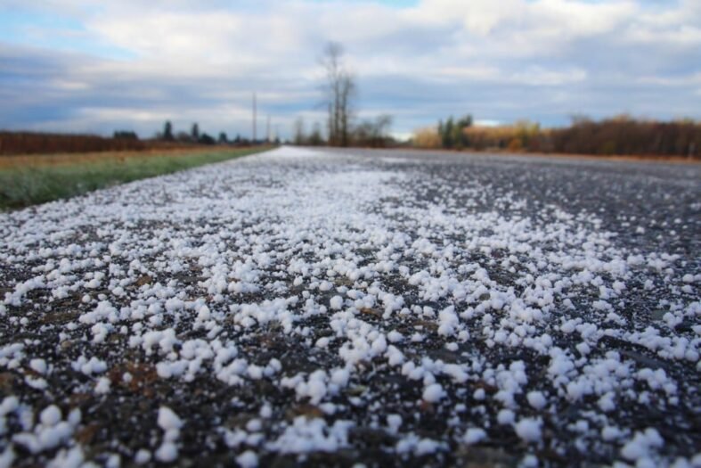 When to Salt for Snow? The Best Time to Apply Salt Before and After Snowfall